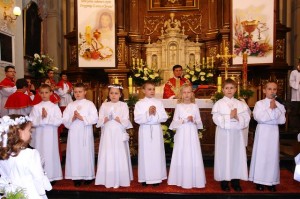 i_komunia_swieta_11_maja_2008_05