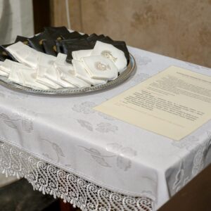 POŚWIĘCENIE I&nbsp;WRĘCZENIE RÓŻAŃCÓW